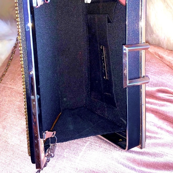 Rhinestone Encrusted Hard Shell Stunning Evening Bag - Picture 8 of 8